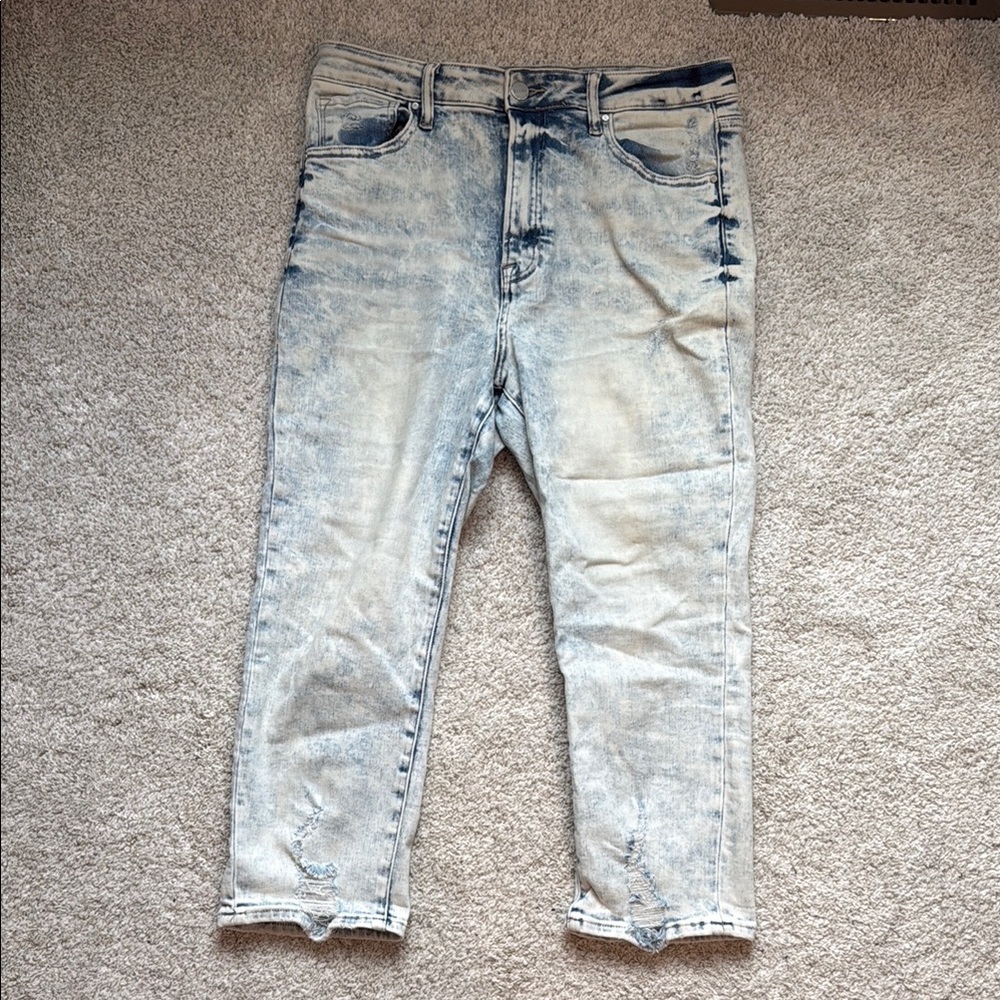 Women’s Risen Acid Wash Capris